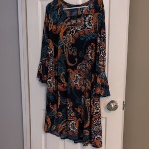Women's Paisley Print Bell-Sleeve Dress in Black and Teal